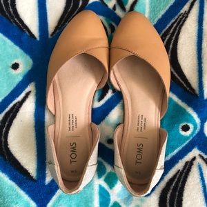 Toms Julie tan and gold flats size 5
